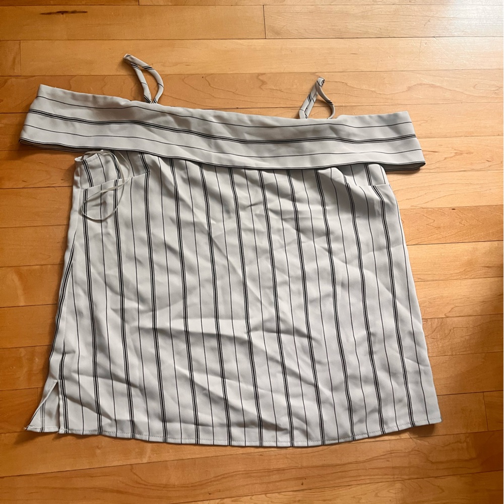 Vince Camuto Cream and Black Striped Top